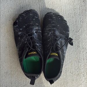 Black SAGUARO Barefoot Shoes